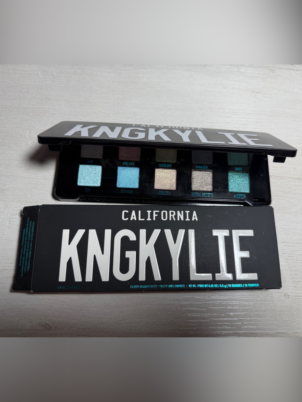 Kylie Cosmetics California Teal, Aqua & Gold Metallic Eyeshadow Palette